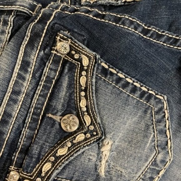 COPY - Miss Me Signature Straight Jeans - Picture 5 of 6